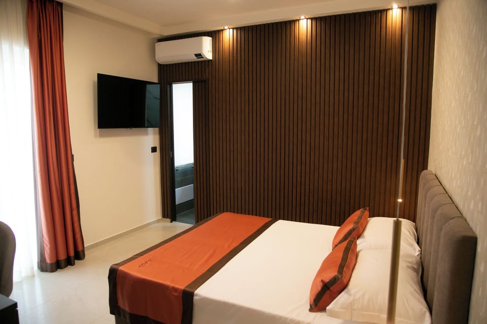 Deluxe Double Room | In-room safe, soundproofing, free WiFi