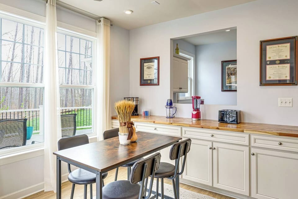 Dining Area | 1st Floor | Dishware & Flatware Provided