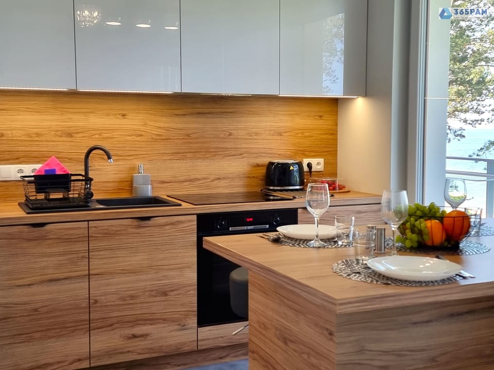 Comfort Apartment, Balcony, Sea View | Private kitchen | Fridge, oven, stovetop, dishwasher