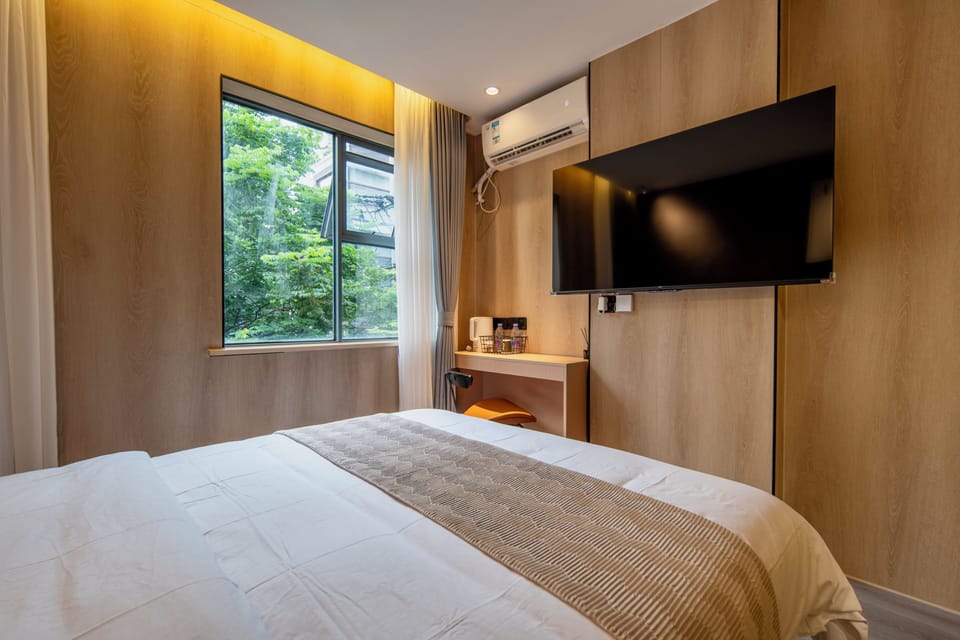 Comfort Double Room | Free WiFi, bed sheets