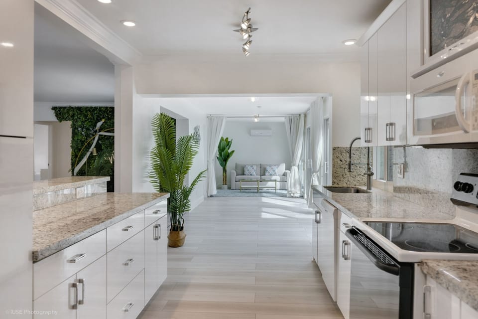 Kitchen & Florida Room