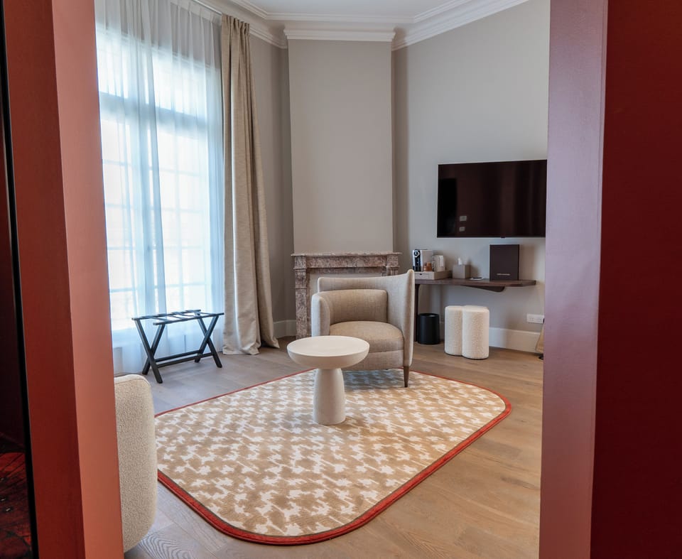 Deluxe Room, Balcony | In-room safe, desk, blackout drapes, soundproofing
