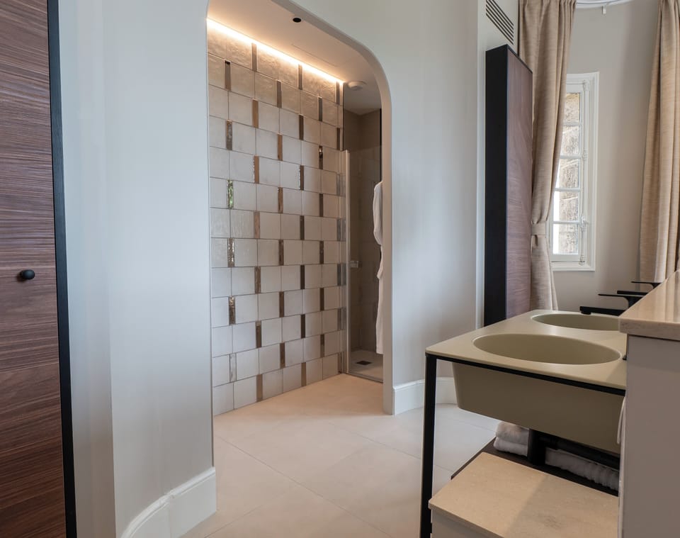 Design Double Room | Bathroom | Shower, hair dryer, bathrobes, slippers