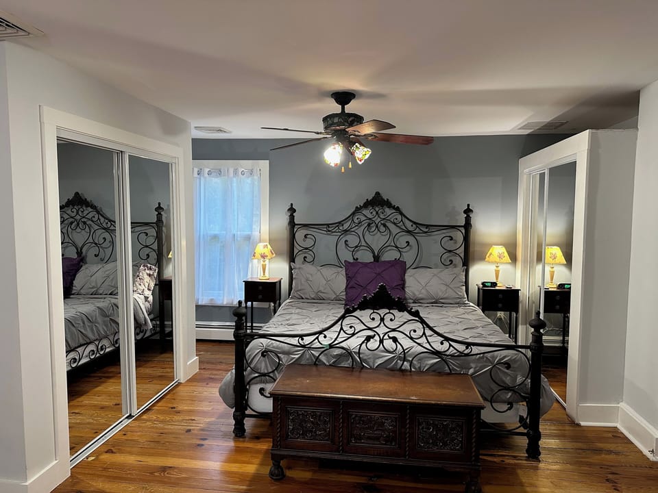 Deluxe Studio Suite | Premium bedding, down comforters, desk, free WiFi
