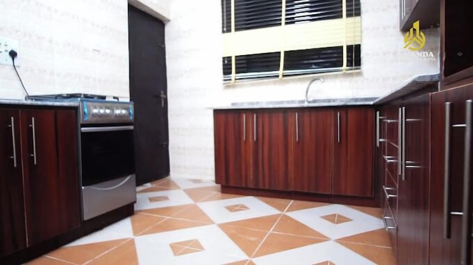 Family Apartment, Balcony, City View | Private kitchen | Fridge, microwave, oven, stovetop