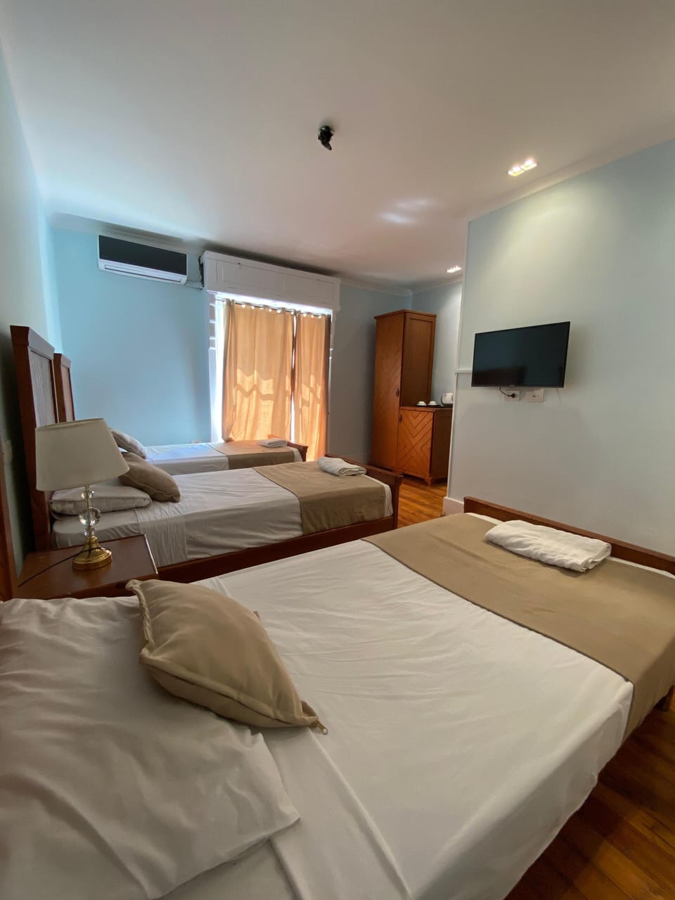Basic Triple Room | Minibar, free WiFi, bed sheets