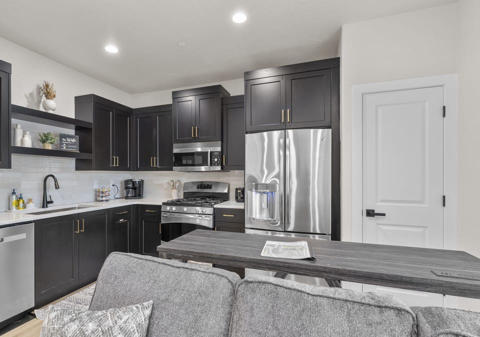 Open concept main living space (3)