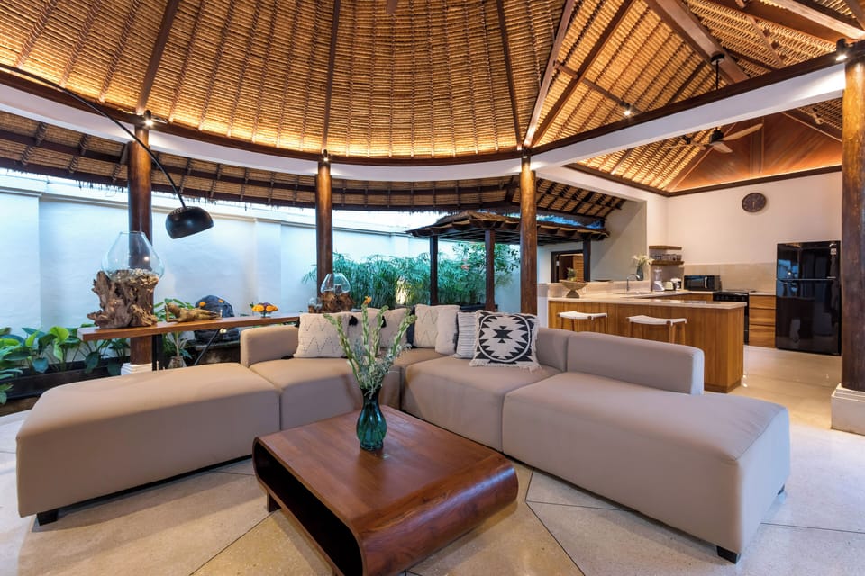 Comfort Villa | Living area | Flat-screen TV