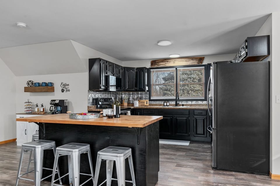 The fridge features a convenient water and ice maker combo for your ease and comfort.