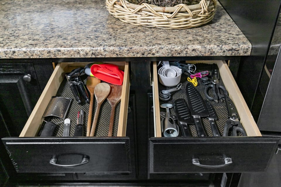 Delight in the variety of utensils provided, ensuring you have everything needed for a seamless cooking experience.