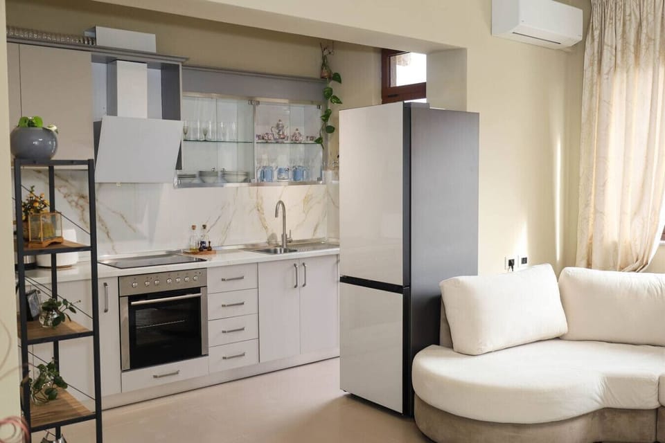 Fully-equipped kitchen