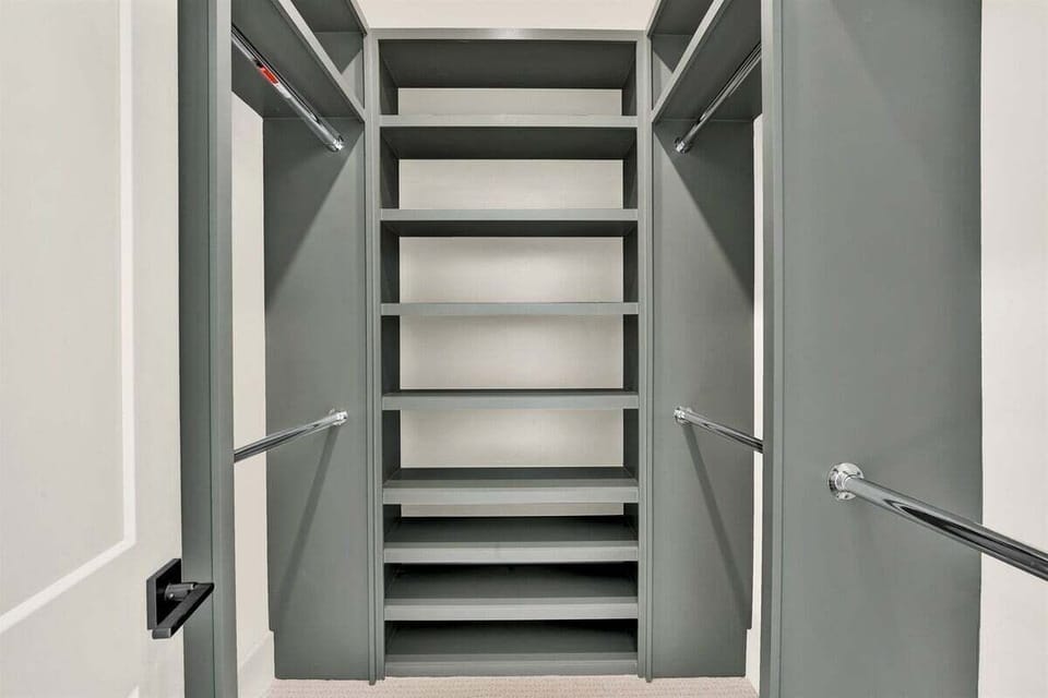 Plenty of space for all your vacation outfits… or just to hide from your travel buddies for a quiet minute.