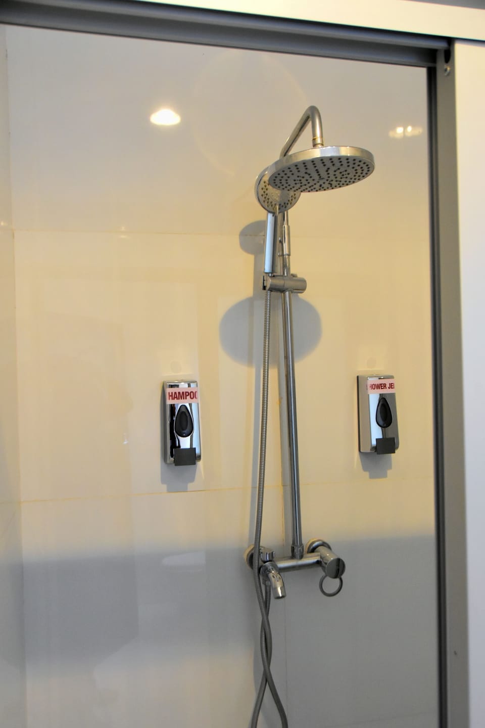 Deluxe Double Room, Garden View | Bathroom | Shower, towels, toilet paper