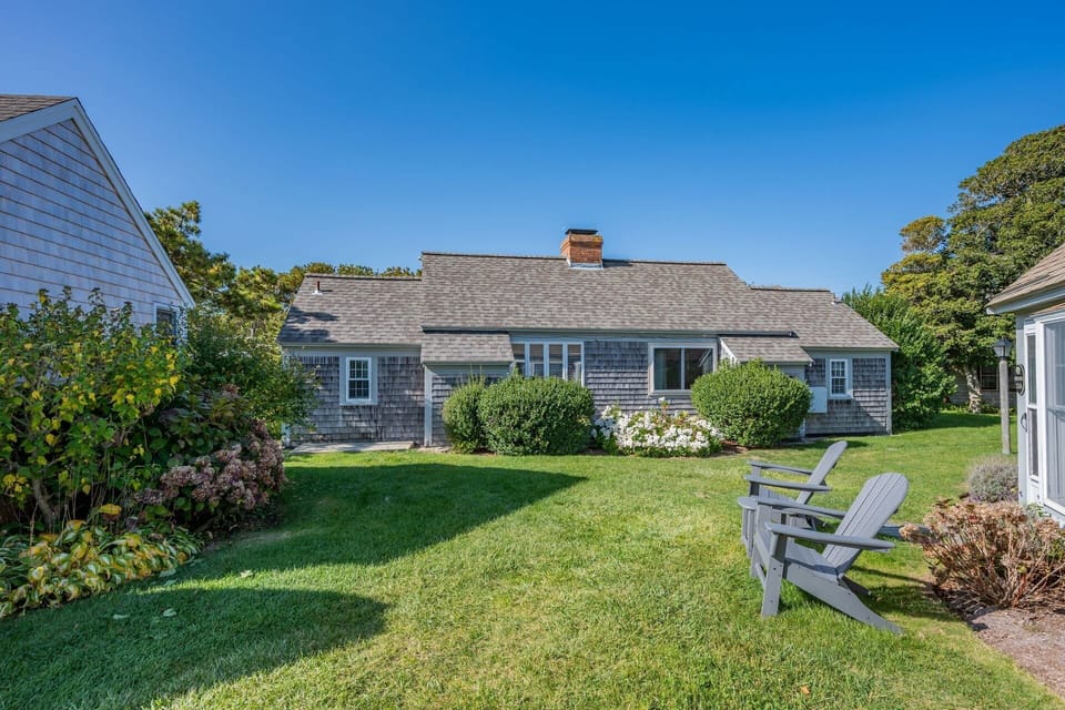 Neighboring cottages