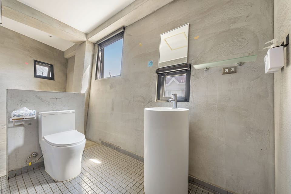 Double Room | Bathroom | Shower, hair dryer, slippers, towels