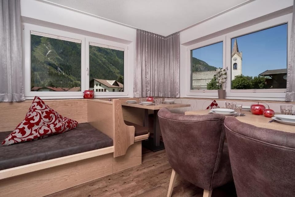 Basic Apartment, Mountain View | In-room dining