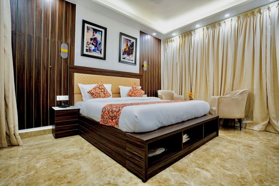 Family Villa | Premium bedding, soundproofing, free WiFi, bed sheets