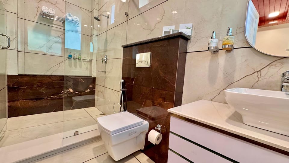 Basic Suite | Bathroom | Slippers