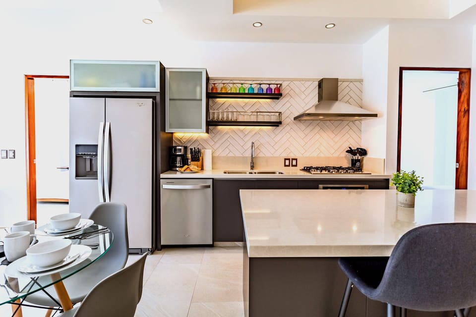 Condo - Image 9