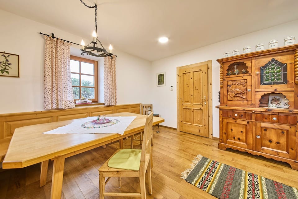 House, 2 Bedrooms, Mountain View, Garden Area | In-room dining