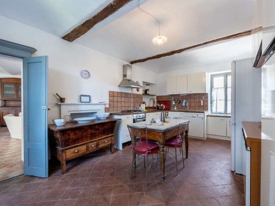 Furniture, Interior Design, Kitchen, Flooring, Wood, Countertop, Ceiling, Cabinetry, Floor, Room