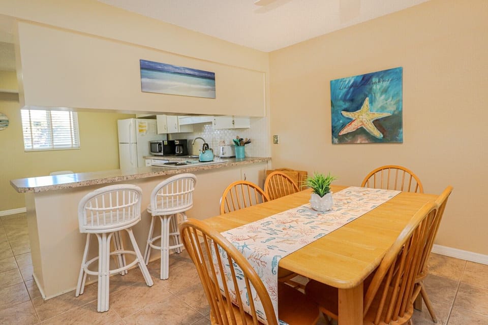 St. Augustine Beach Rentals Dining Room