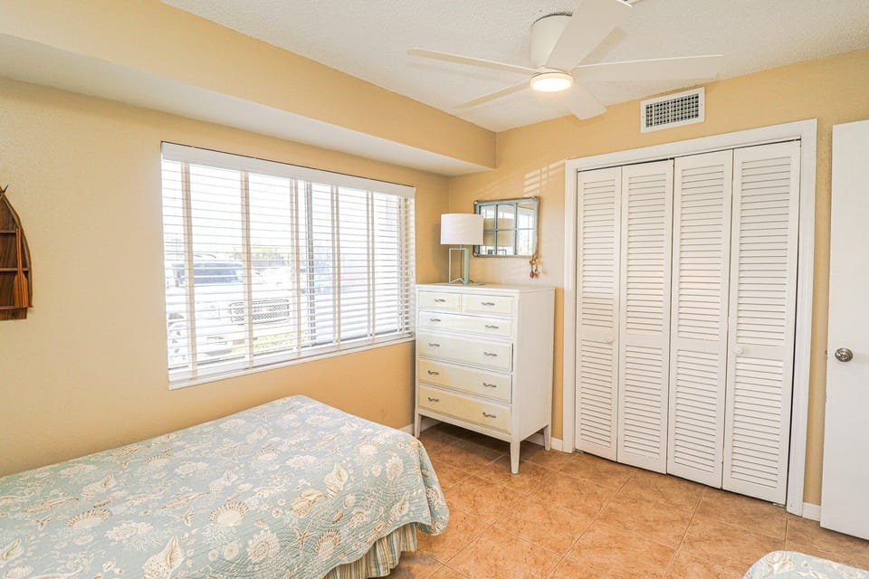 St. Augustine Beach Rentals Guest Bedroom