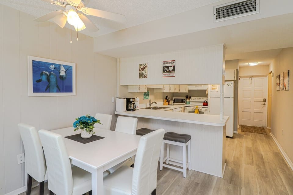 St. Augustine Beach Rentals Dining Room