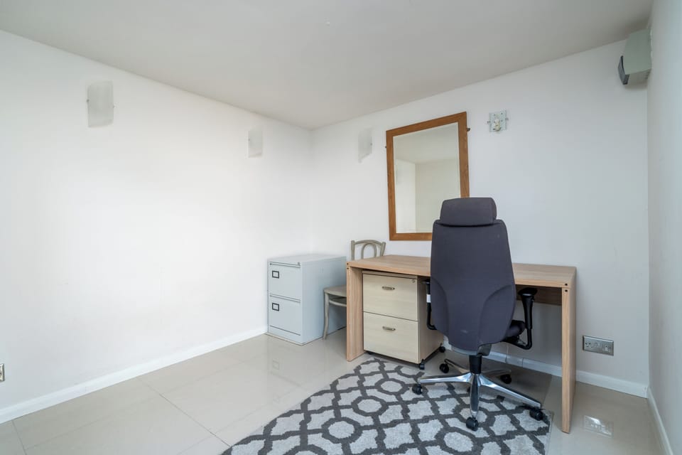 Comfort Apartment, City View | Living area | LED TV