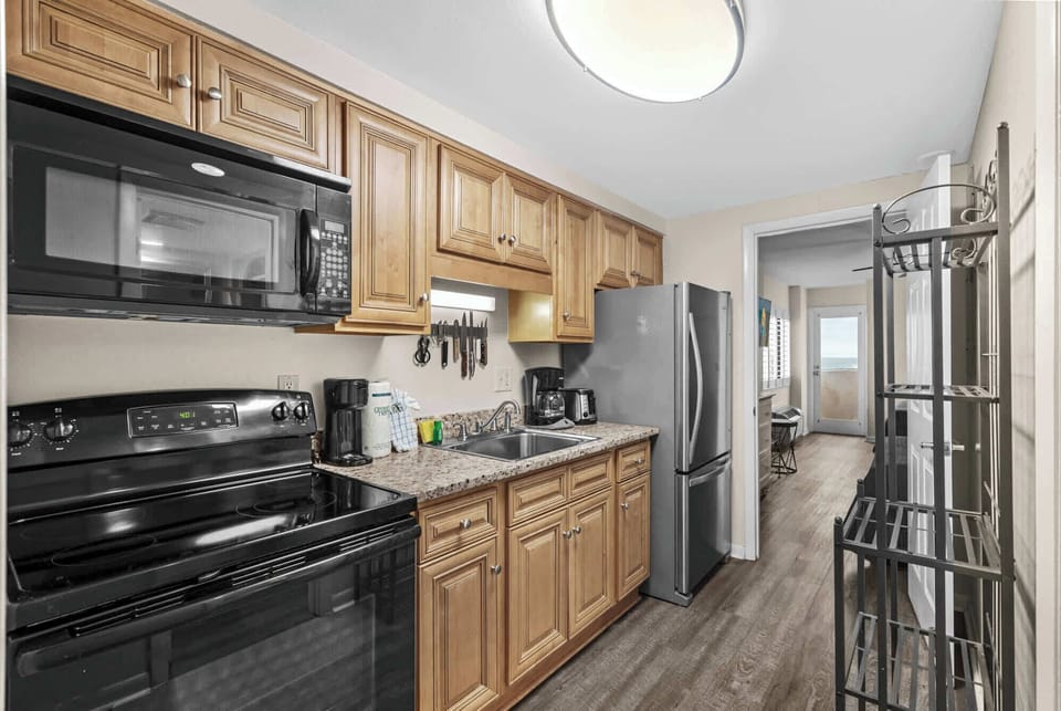 Full Kitchen 