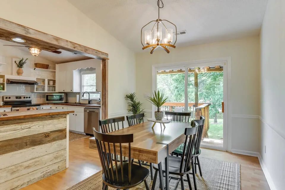 Family House, 3 Bedrooms, Kitchen, Courtyard View | In-room dining