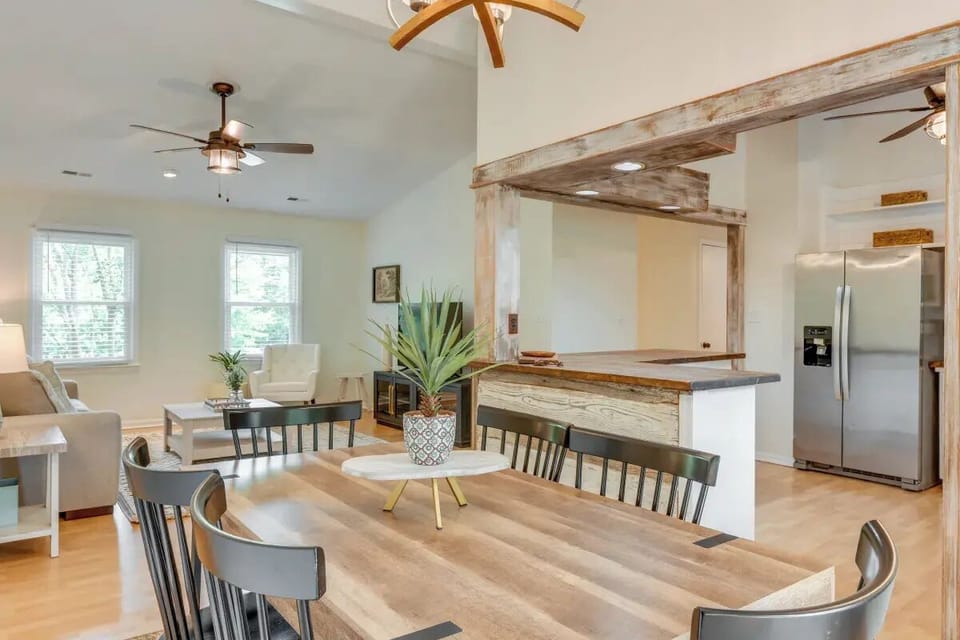 Family House, 3 Bedrooms, Kitchen, Courtyard View | In-room dining