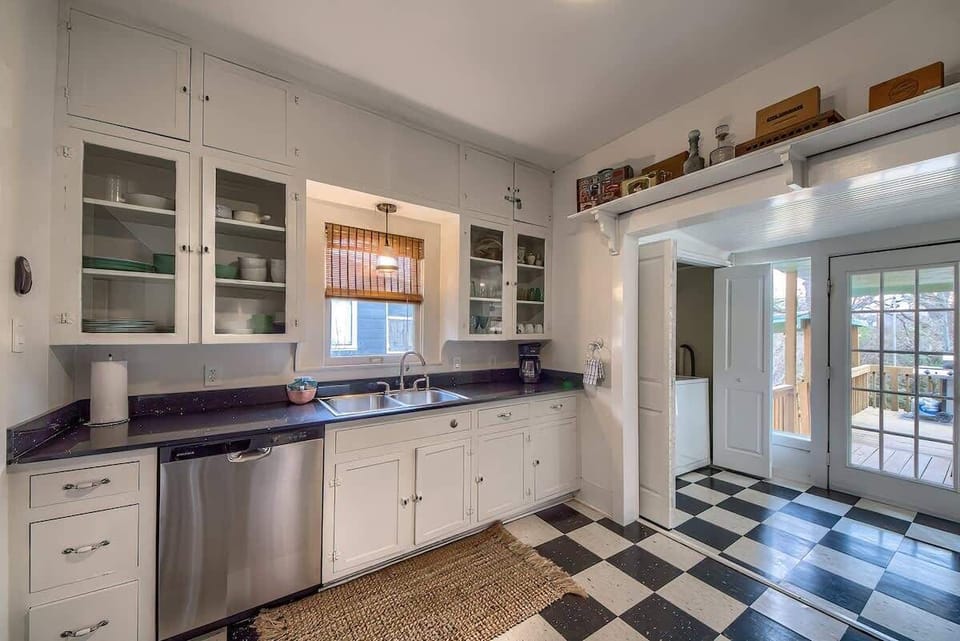 Fully equipped kitchen