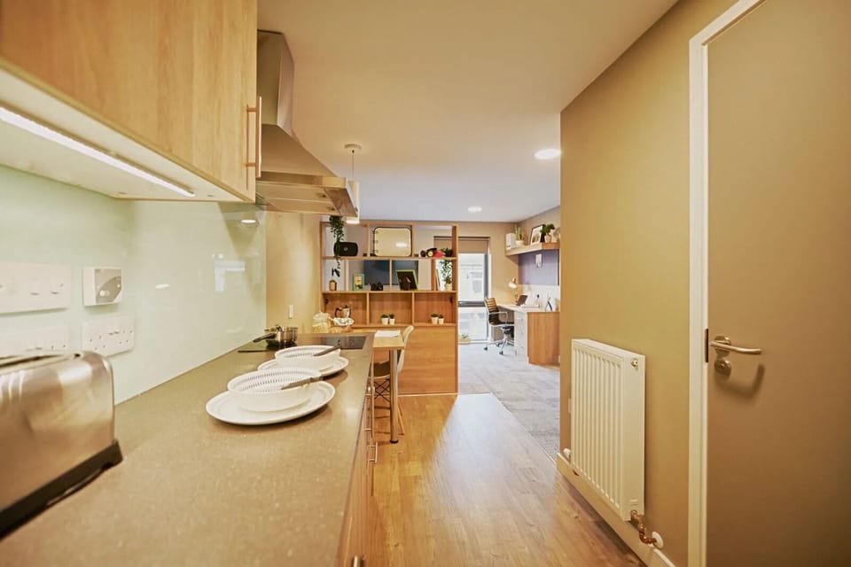 Studio, Non Smoking | Private kitchen | Electric kettle, toaster