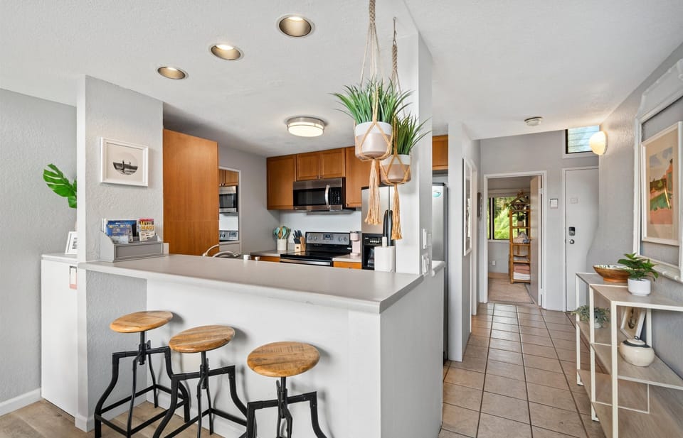 Condo, 2 Bedrooms | Private kitchen | Coffee/tea maker, fridge, oven, stovetop
