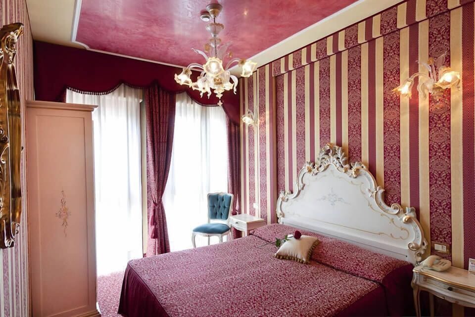 Double or Twin Room | In-room safe, soundproofing, free WiFi, bed sheets