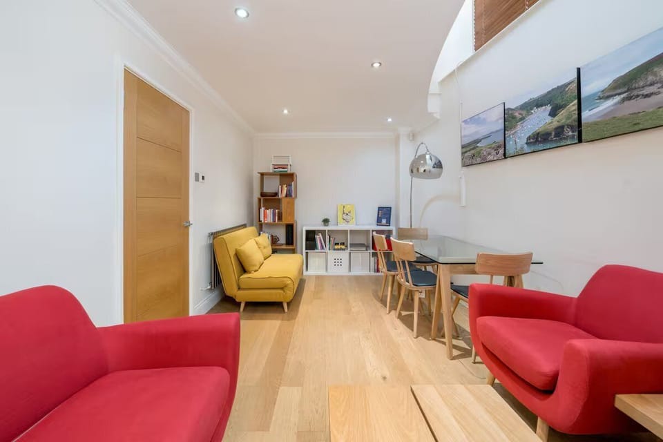 Deluxe Apartment, City View | Living area | LED TV