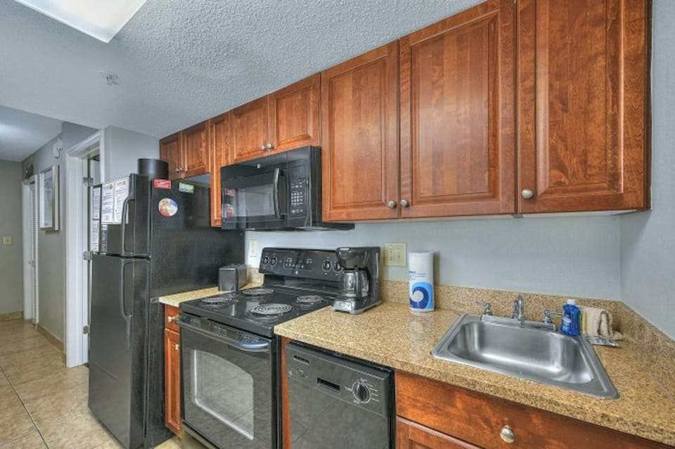 A fully stocked kitchen makes meal preparation a breeze.