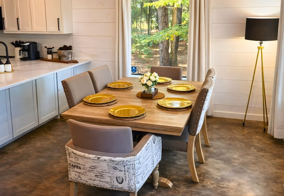 Mealtime comfort with a view. Enjoy your food as much as the serene outdoors