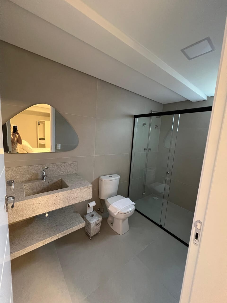 Basic Suite, Ground Floor | Bathroom | Free toiletries, hair dryer, towels, soap