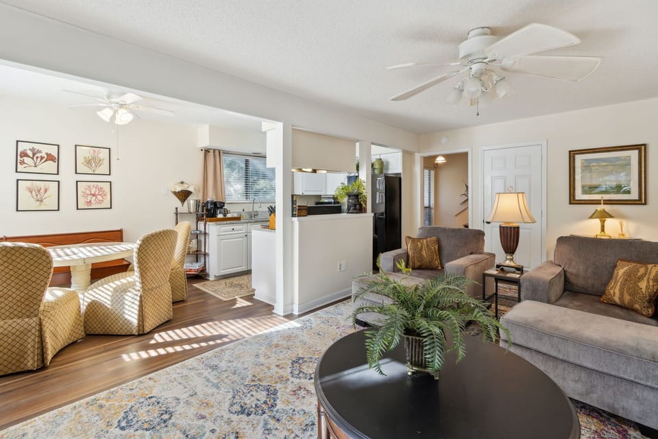 2893 Forest Ridge Dr - Living and Dining Areas