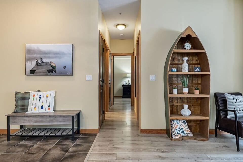 Fun Canadian Canoe styling in 3 bedroom condo.