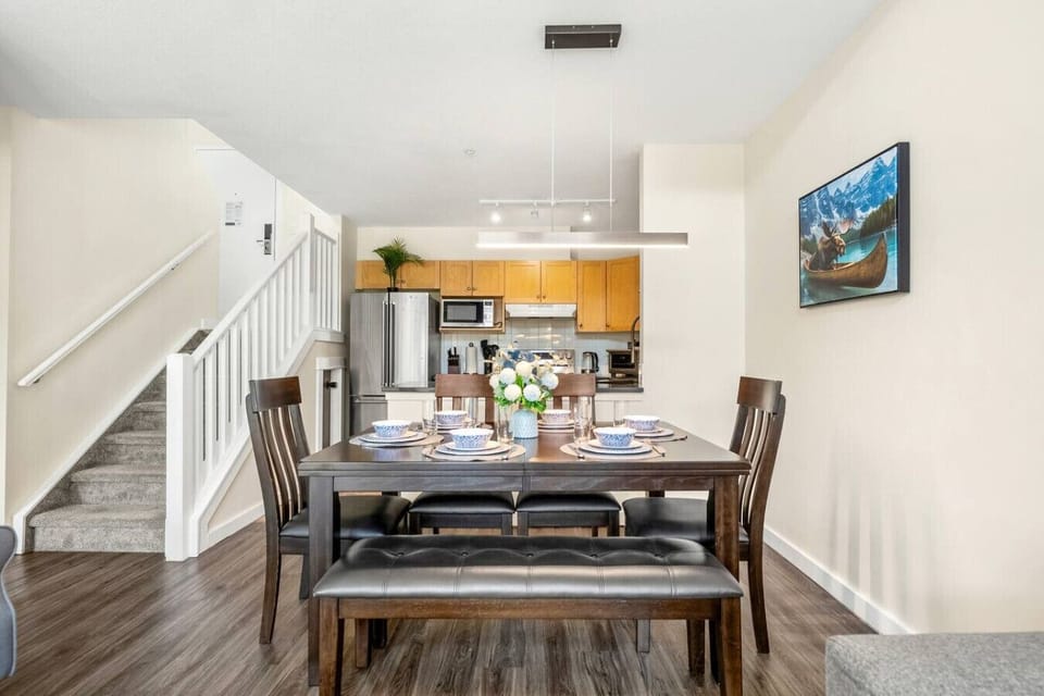 Enjoy delightful meals in the dining area with seating for 6 people.