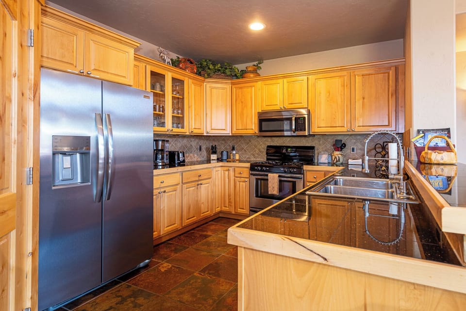 Fully equipped kitchen. A lot of pantry supplies provided.