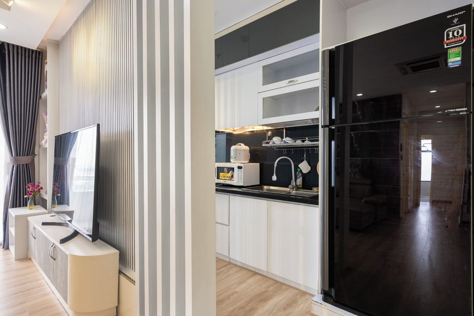 Luxury Apartment, Balcony, City View | 3 bedrooms, desk, free WiFi