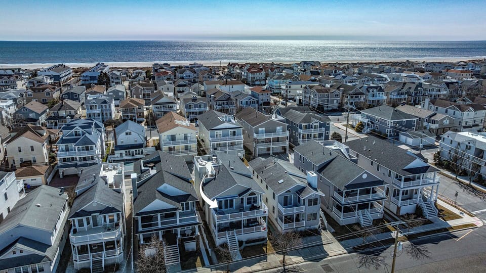 Proximity of the property to the beach and boardwalk
