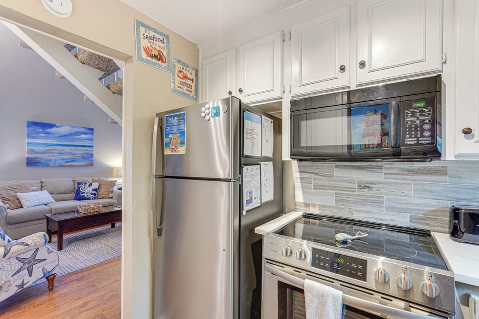 Kitchen | 1st Floor | Drip Coffee Maker | Blender | Toaster | Cooking Basics