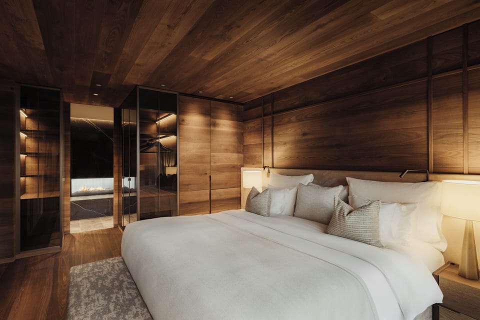 Deluxe Suite (Seceda) | Down comforters, minibar, in-room safe, desk