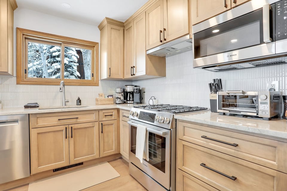 Full Gourmet Kitchen