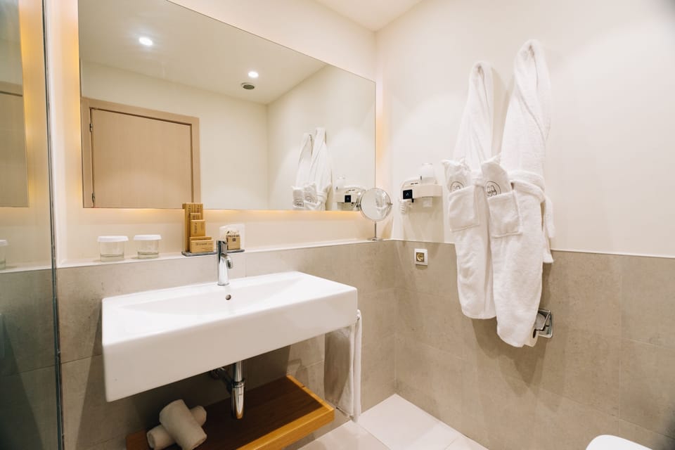 Free toiletries, hair dryer, towels